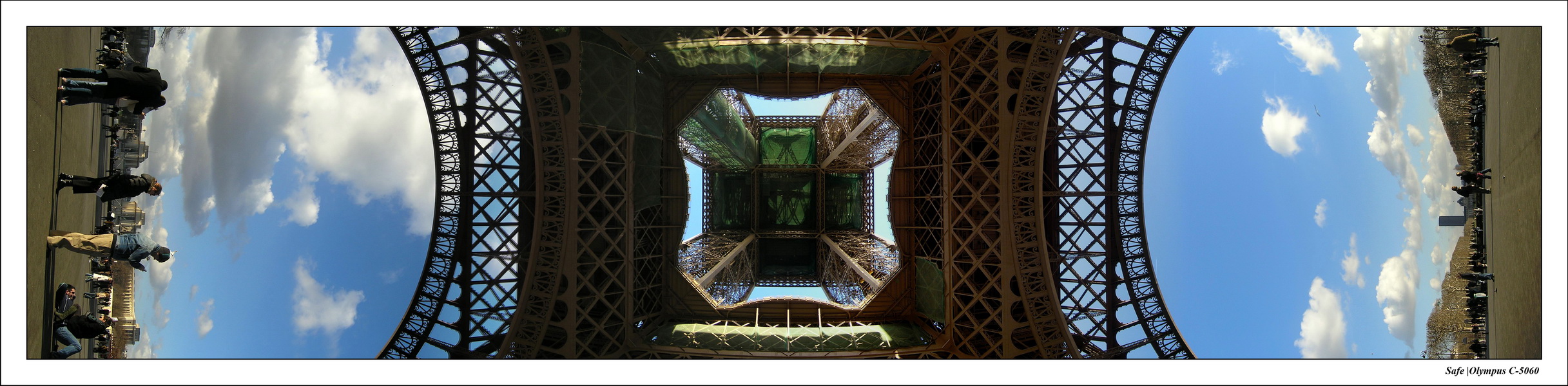 2006   02   Pano tour eiffel vue de dessous.jpg